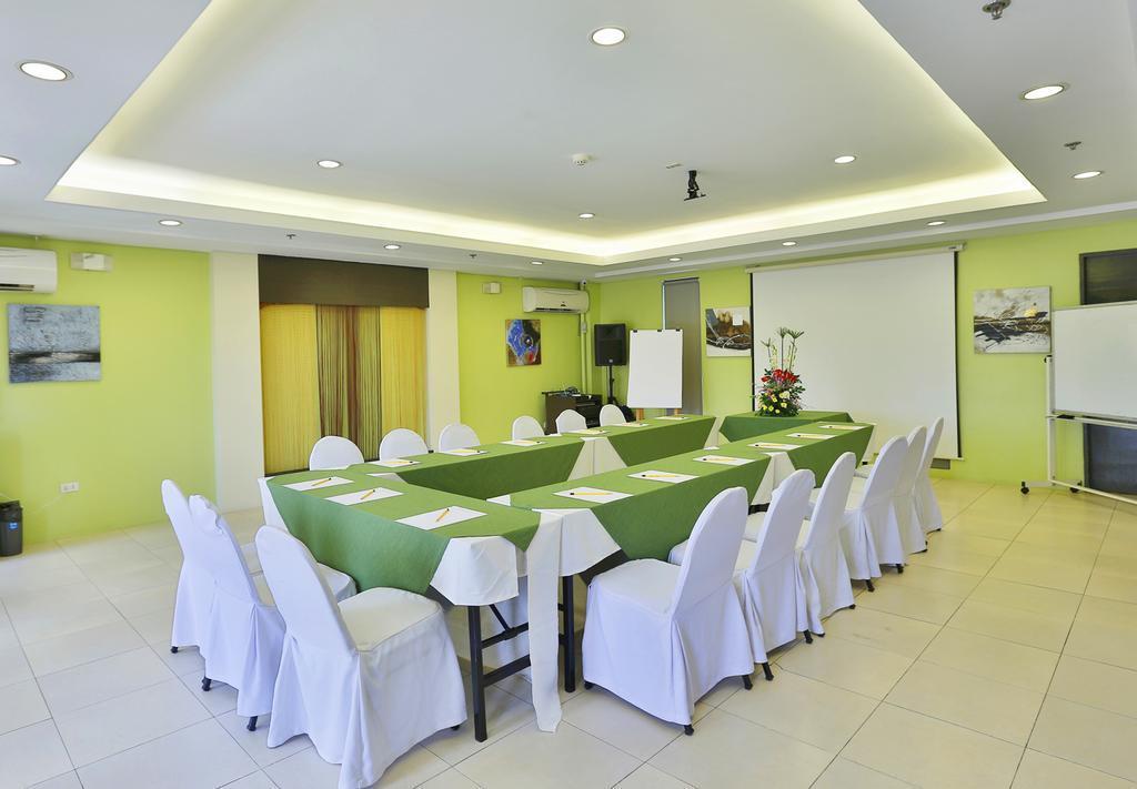 Alpa City Suites Hotel Cebu Exteriör bild