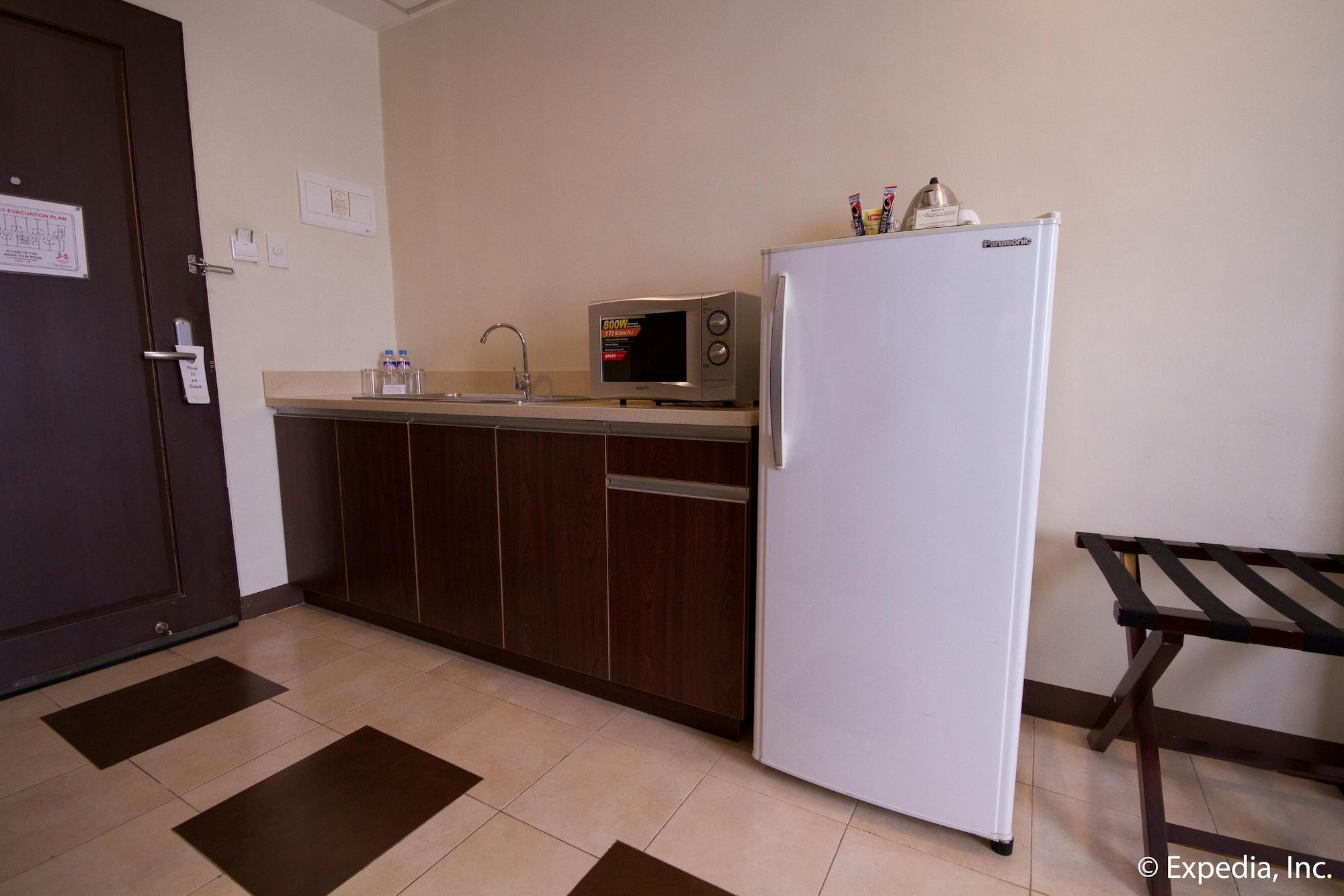 Alpa City Suites Hotel Cebu Exteriör bild