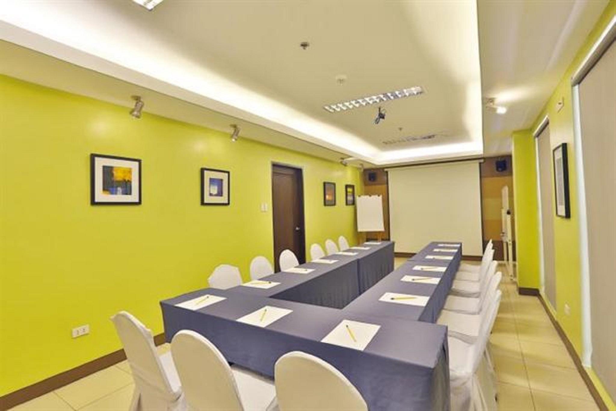Alpa City Suites Hotel Cebu Exteriör bild