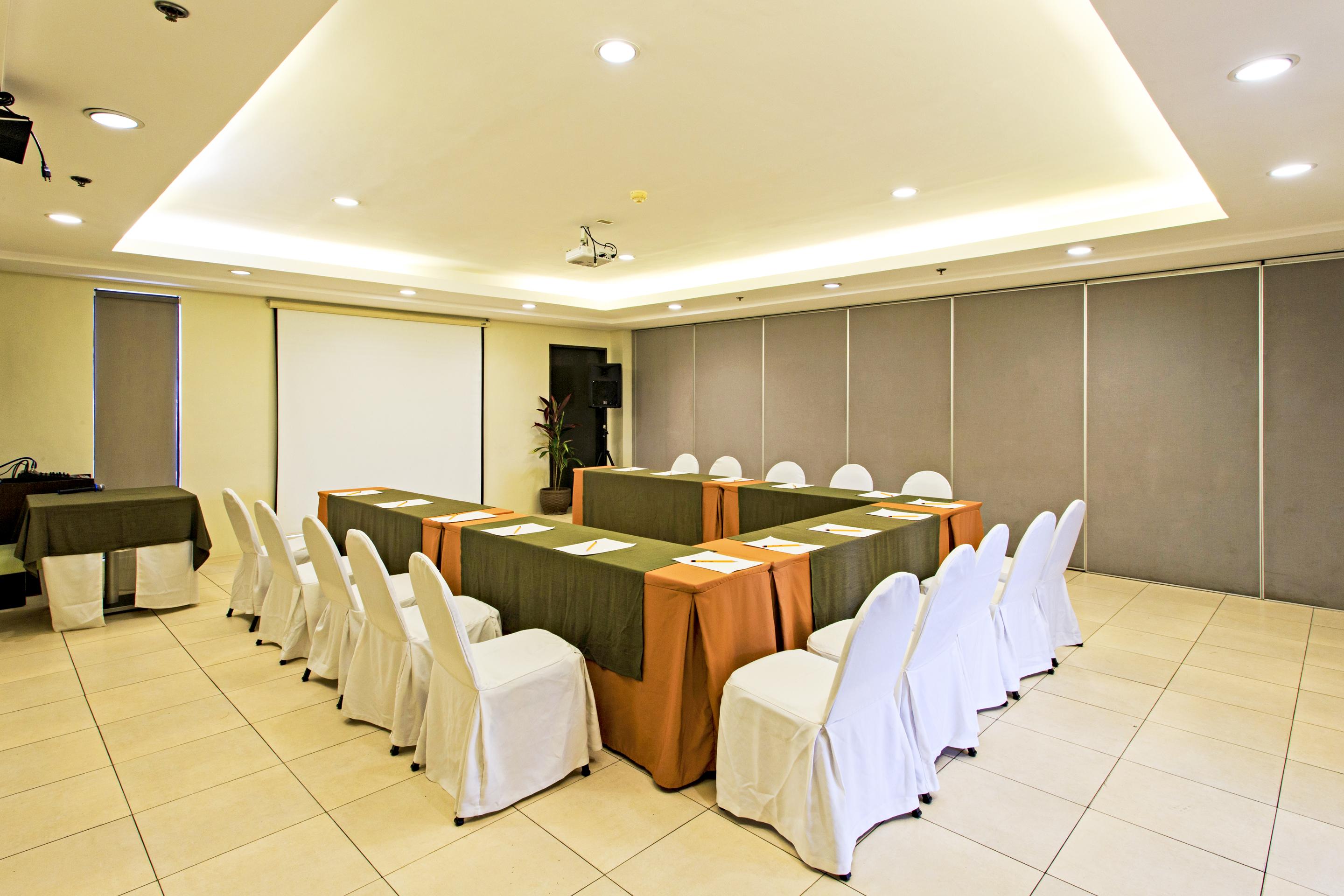 Alpa City Suites Hotel Cebu Exteriör bild