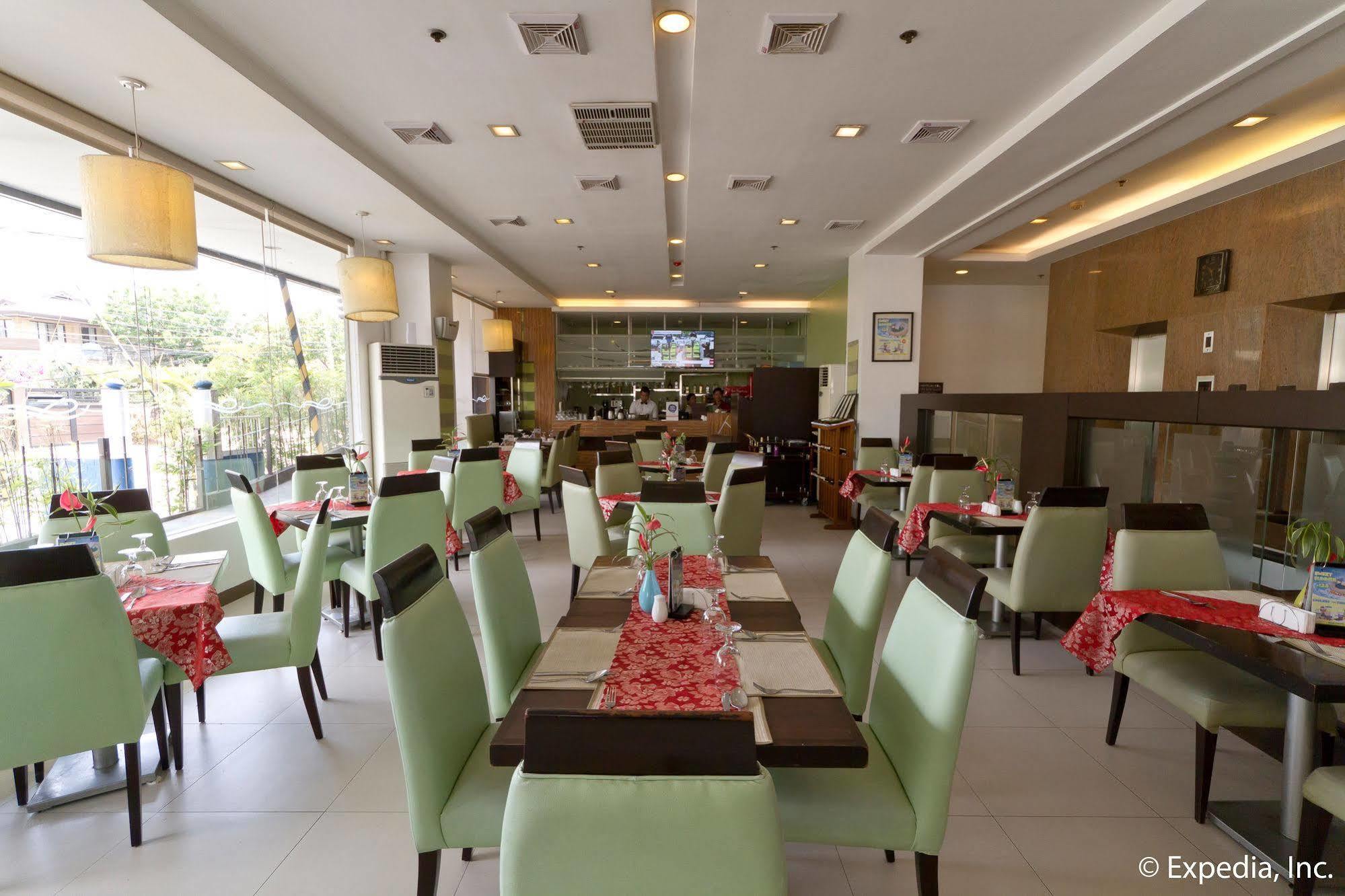 Alpa City Suites Hotel Cebu Exteriör bild